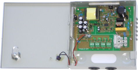 Foto interior fonte cctv MAXPSC60W12-4